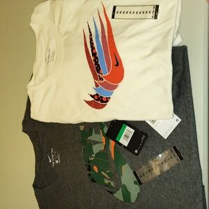 Brand New men's Nike T-shirts